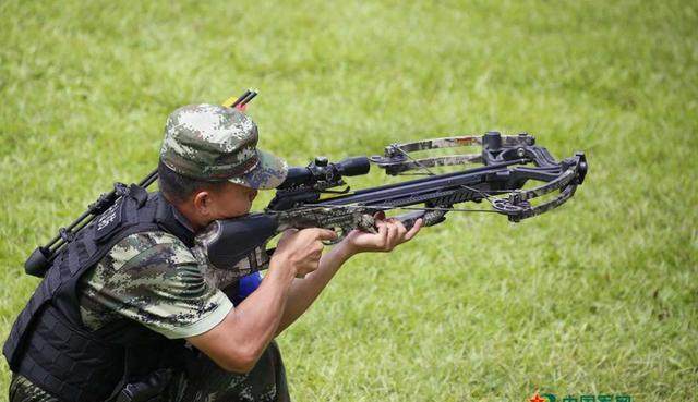 解放軍最強冷兵器,被外軍嘲笑落後,卻是特種兵標配_步槍