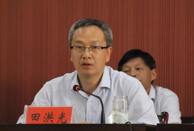 湖北英山打响城乡环境综合整治攻坚战