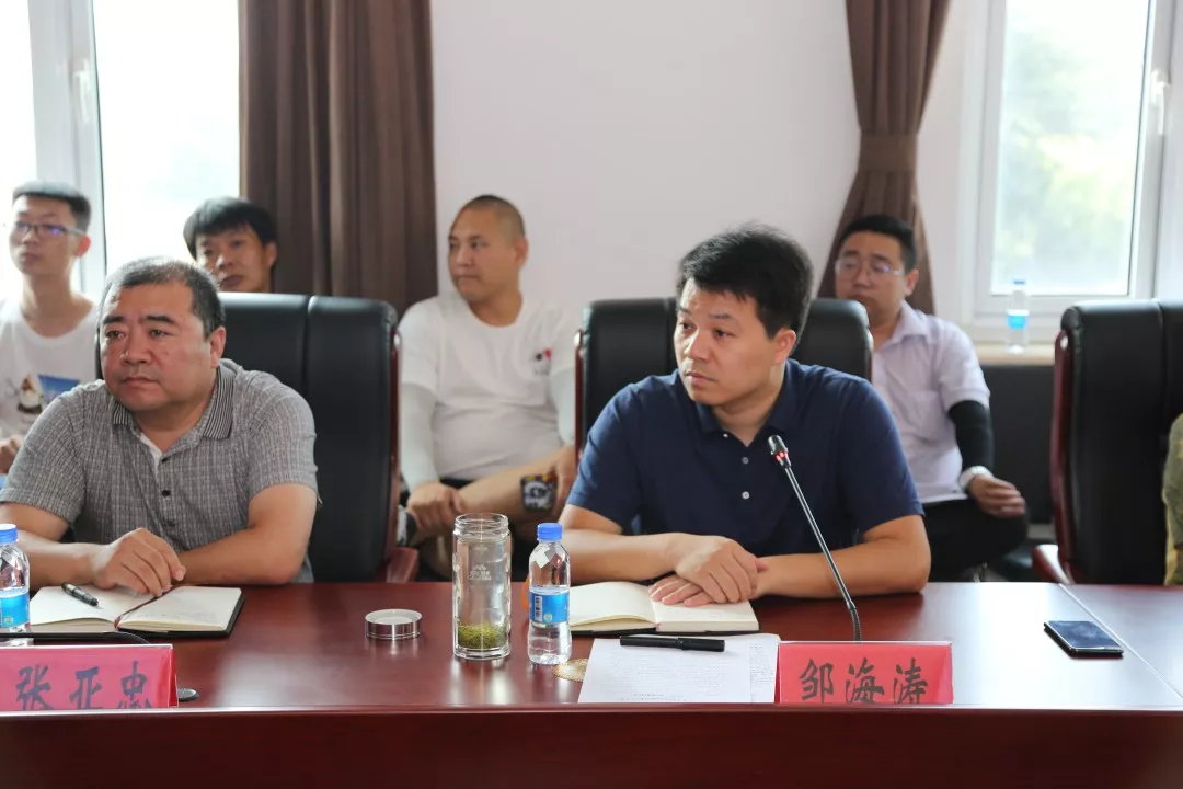 最后,镇长邹海涛强调,一是要求各村书记高度重视,提高思想认识,把握