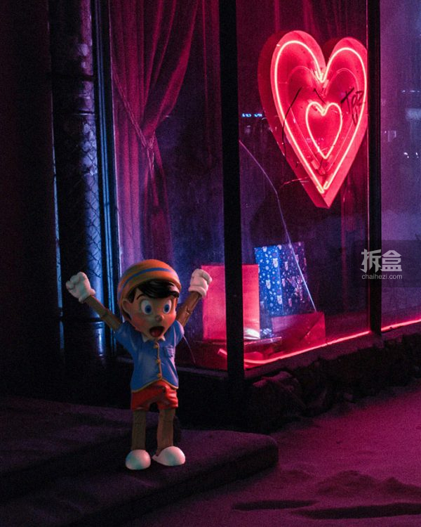 mightyjaxx蓝色匹诺曹特大版雕像