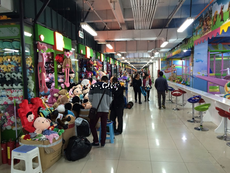 北京玩具批发商进货怎么找厂家走访北京百荣天意新老玩具市场齐头并进