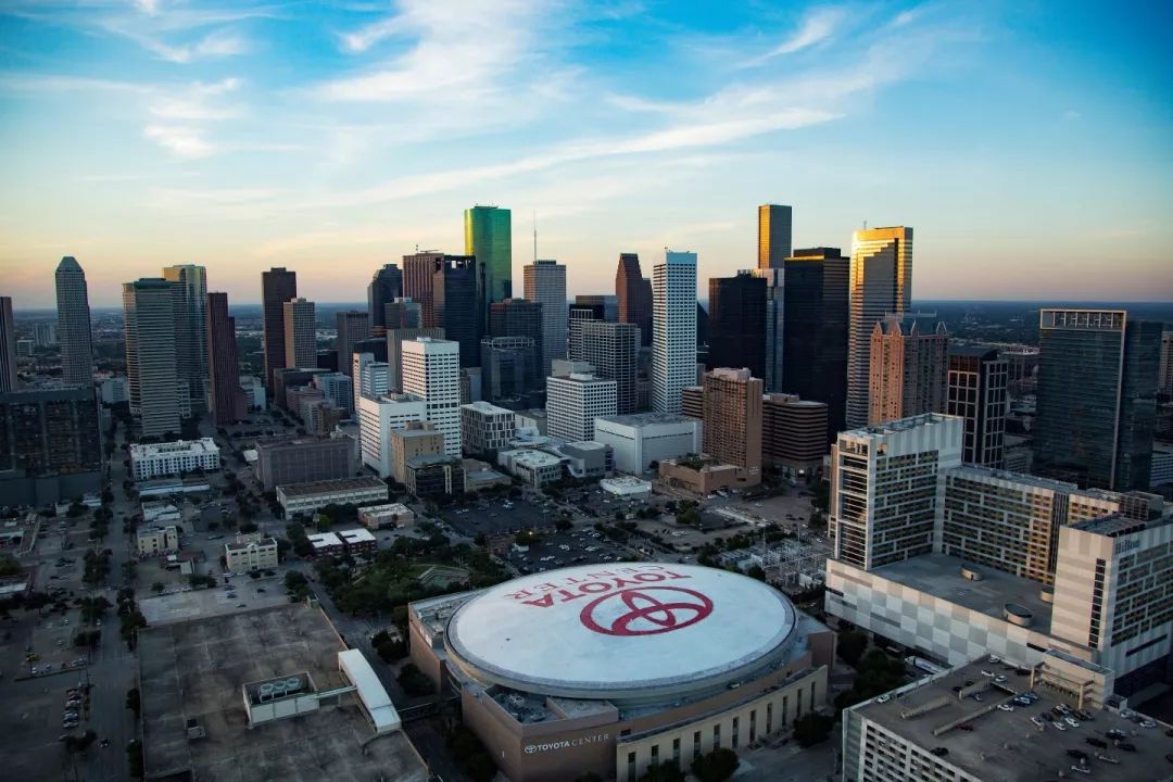 toyota center丰田中心1那个曾经见证过中国巨人姚明崛起的地方那里便