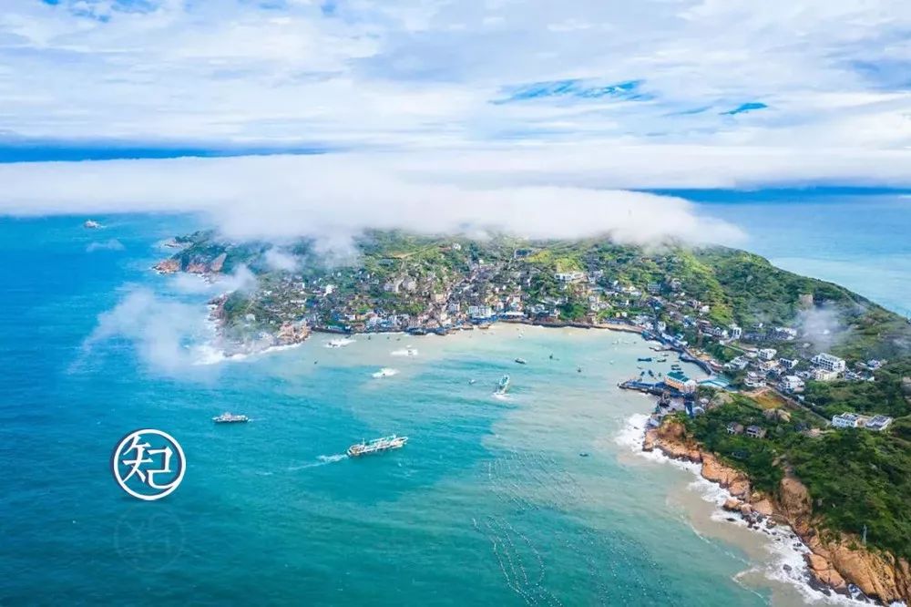 舟山·东极岛宁静的海,漫长的防波堤,曲折的海岛公路,北纬30°的蓝色