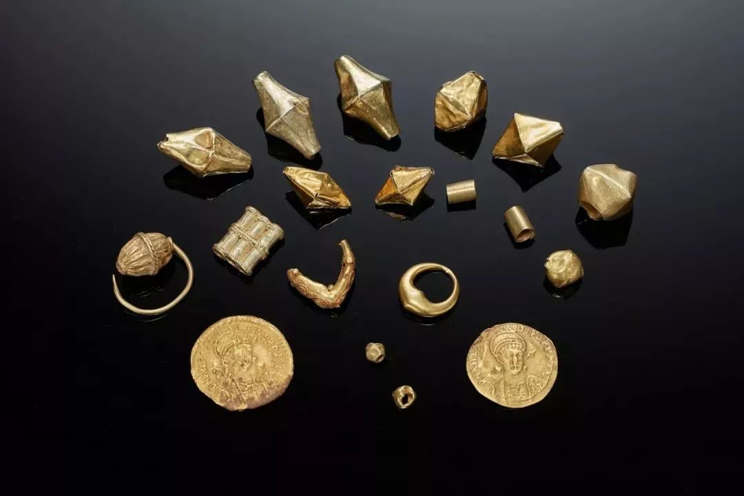 吉光片羽 | 过个年,贾宝玉能拿到多少压岁钱?_锞子