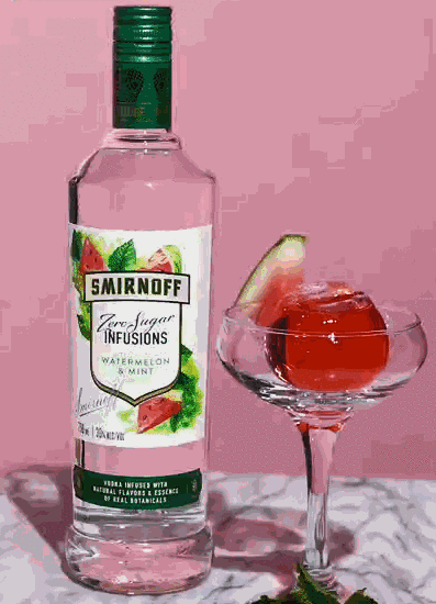 除了梅子,其实整个果酒行业都控制着颜值大旗,桃子,苹果,柑橘,草莓.