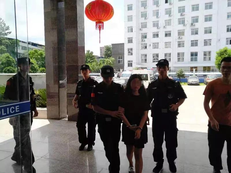 刚刚瑞金妙龄女贼被抓