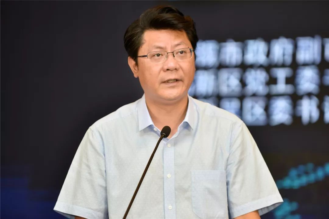 高新区党工委书记,新吴区委书记王进健出席活动并致辞,区领导匡辉