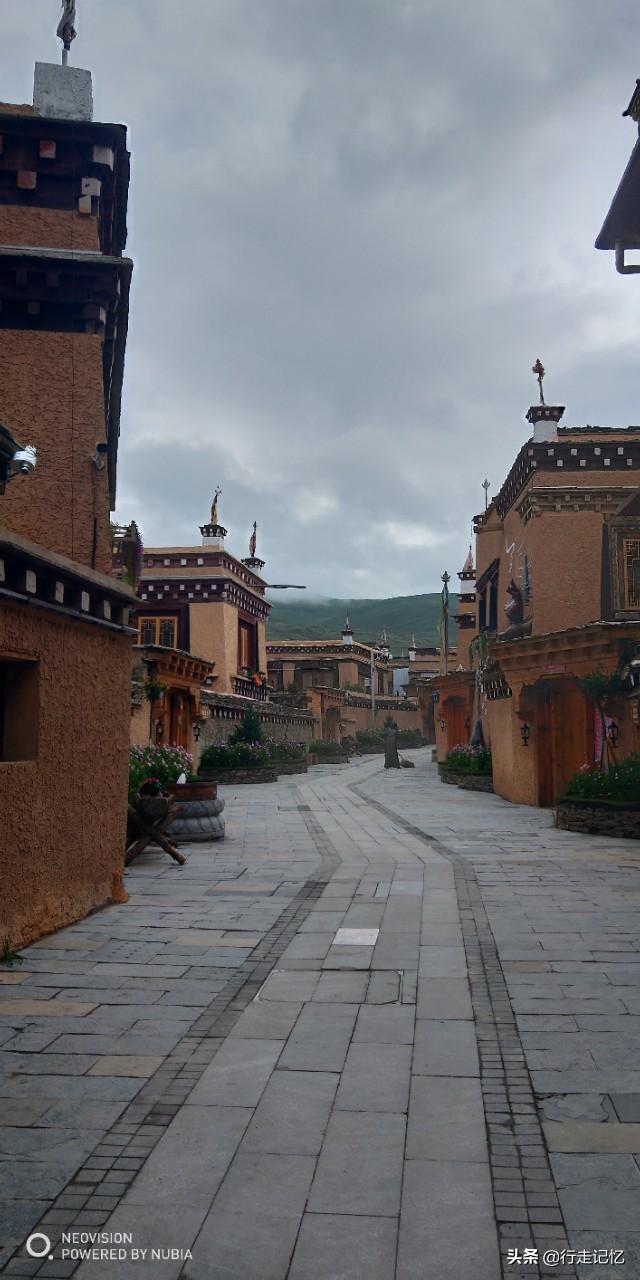 原创四川理塘我在仁康古屋与仓央嘉措心灵诉说