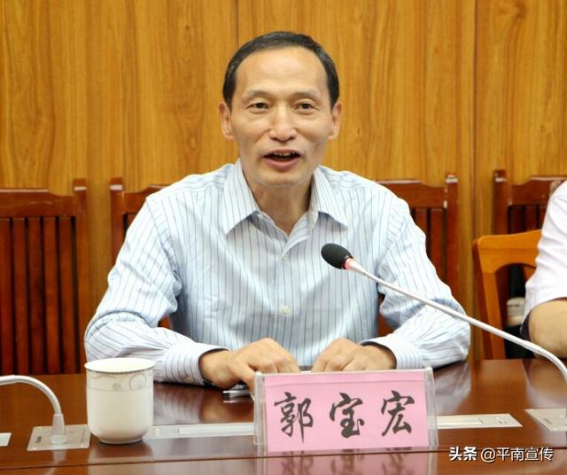 8月7日,县委副书记,代县长周仕志会见上海电力股份公司副总经理郭宝