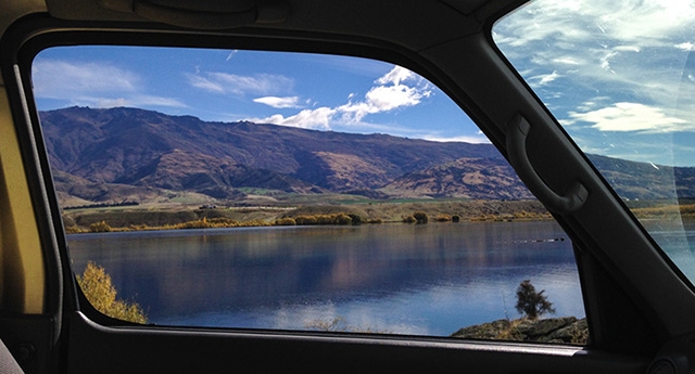 其实,窗外掠过什么风景,这并不重要.我喜欢的是那种流动的感觉.