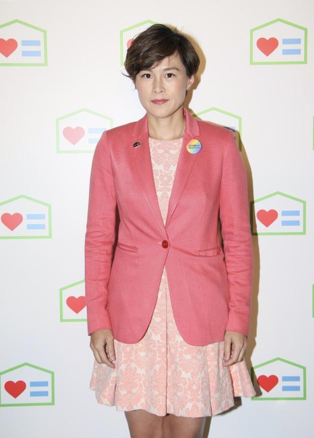 回头来说赵式芝与杨如芯当年那一段婚姻,两人是在法国结婚,只在当地有