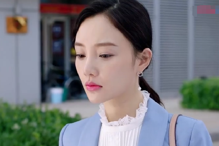 电视剧《读心》低调开播,李小璐首次出演律师,要靠演技翻身?