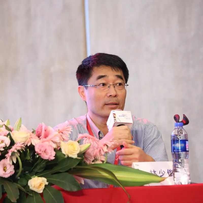 图 本节讲者方文峰教授,陈雨沛博士和本环节主持福