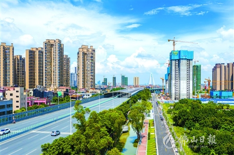 佛山日报记者王澍摄2019年6月26日,华南高能激光研究院生产车间 内