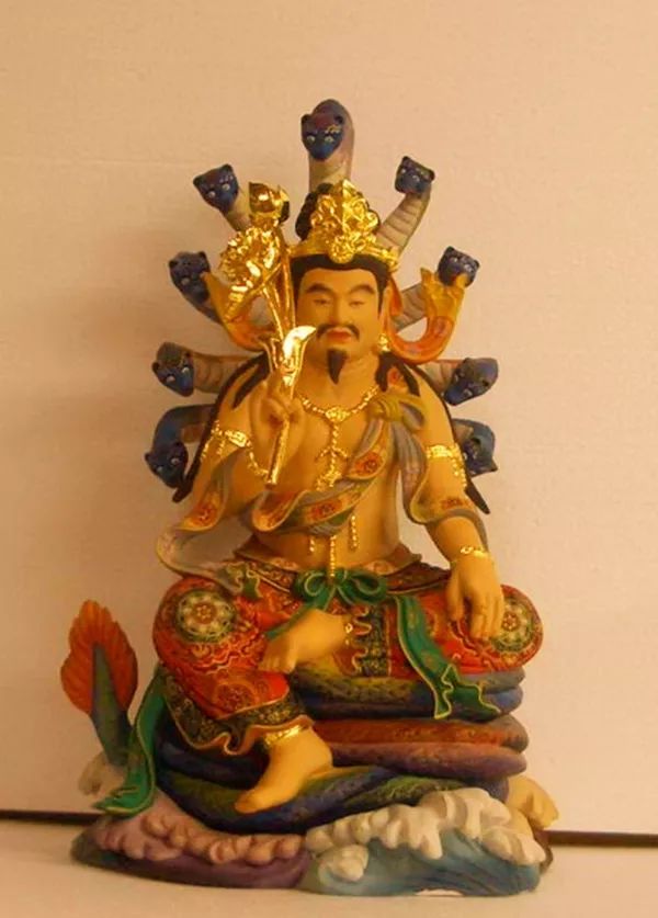 《法华经》八大龙王.佛教中的"天",梵文deva,音译为"提婆".