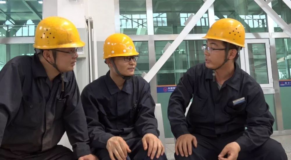 身边的榜样高吉祥转向架库里的救火队长