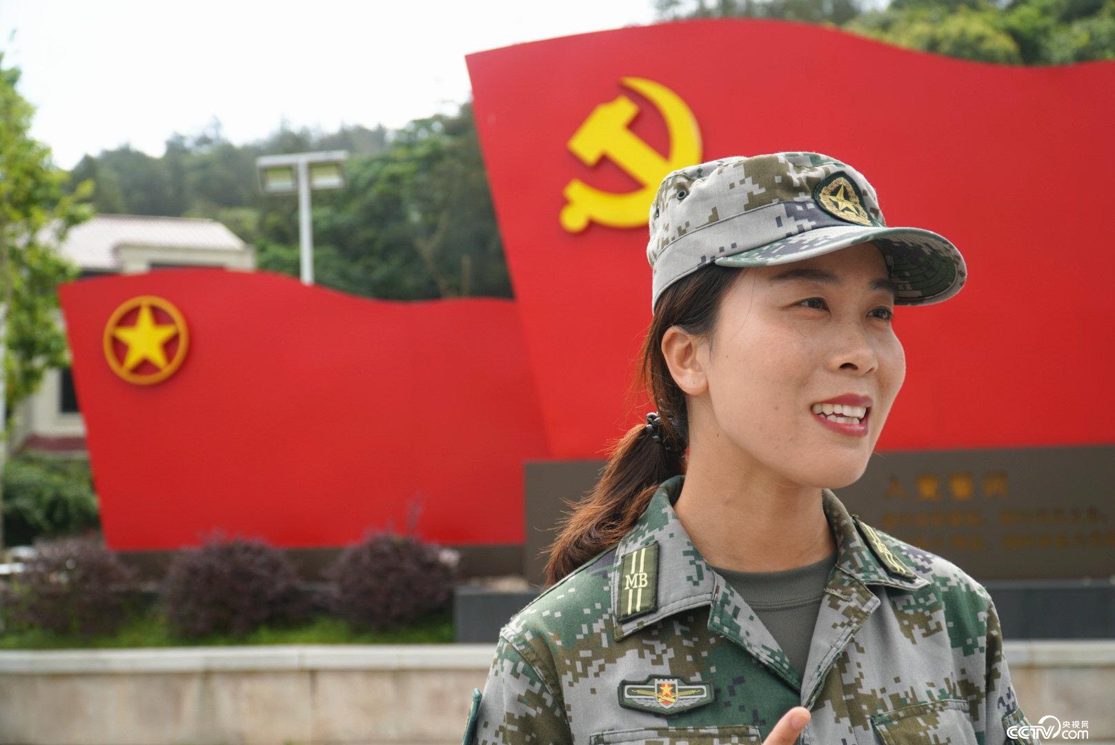 新一代"海霞精神"的延续者,洞头女子民兵连指导员杨燕辉.