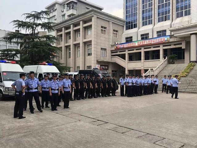 8月7日上午和下午,段浩浩等21人涉黑案和王盖平等16人涉黑案在汉川