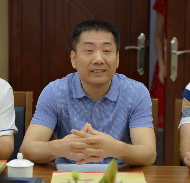 普宁市副市长蔡桂君,普宁二中校长温俊义一行到访康芝集团