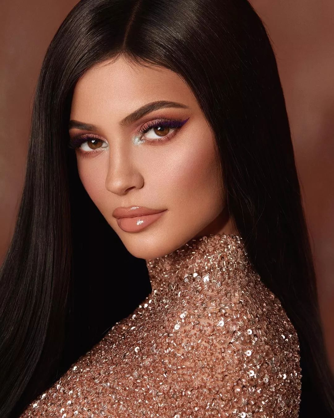 kylie jenner 再次连冠instagram最富网红,一张照片收费120万美元!