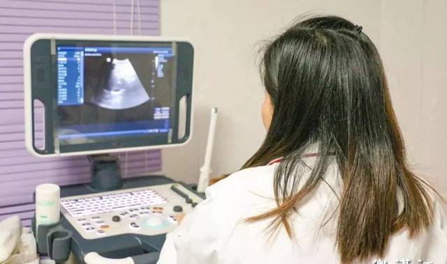 妇科彩超女性的乳腺,子宫进行检查肝胆脾胰肾各脏器以及还可以专业