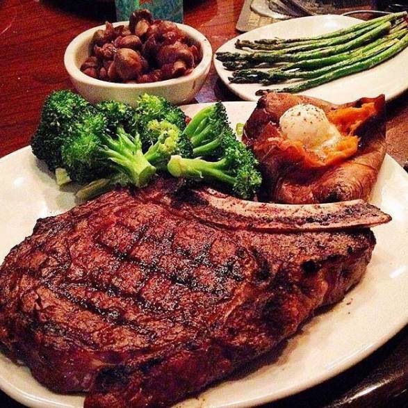 一个被戏称为美国农家乐的地方,满满的牛仔风情不说,量足美味绝对过瘾