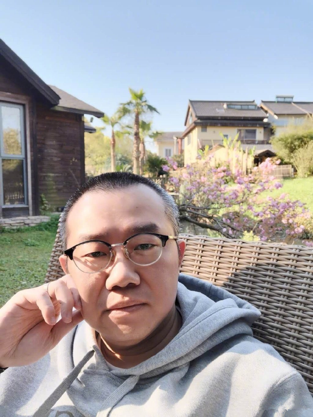 原创情感大师涂磊一脚把自己蹬上了热搜收起成见这座大山吧