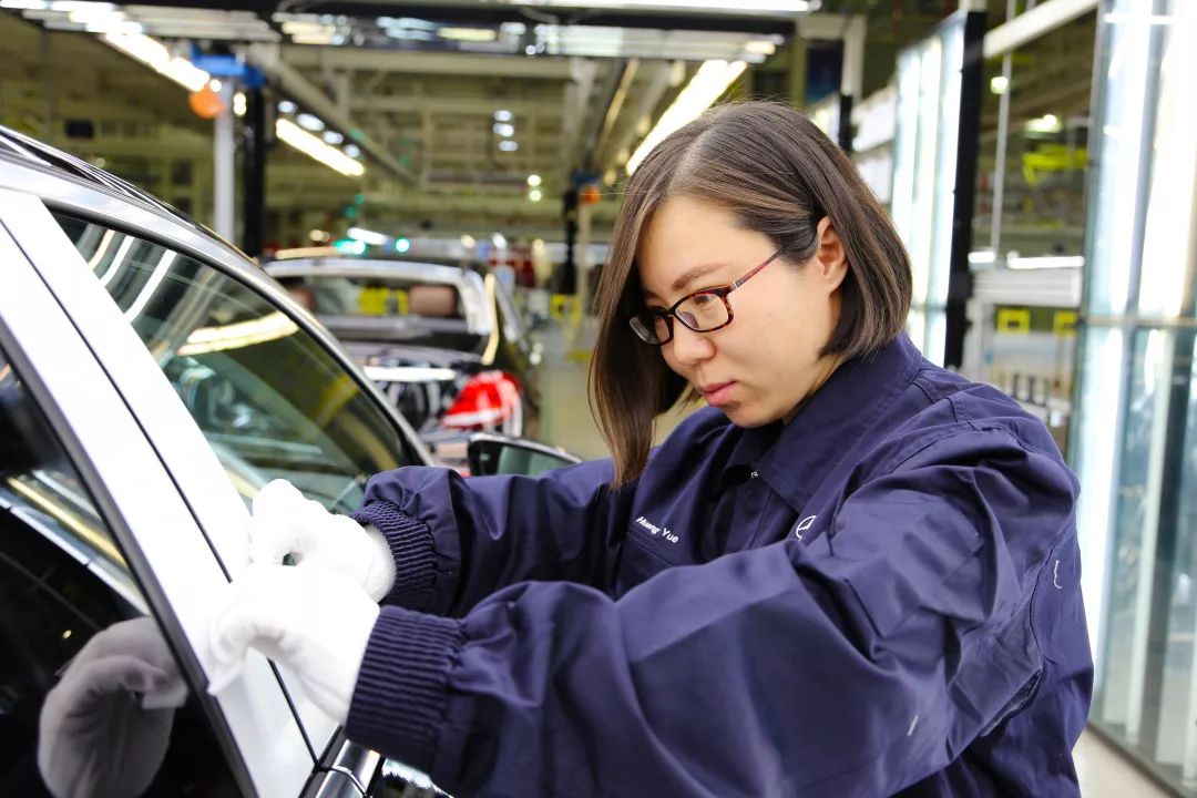 卓越之路丨14年14人北京奔驰人在奋进中不忘初心牢记使命二