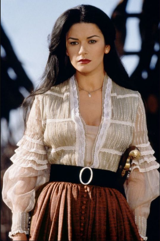 电影中,凯瑟琳饰演的艾琳娜,既可以是