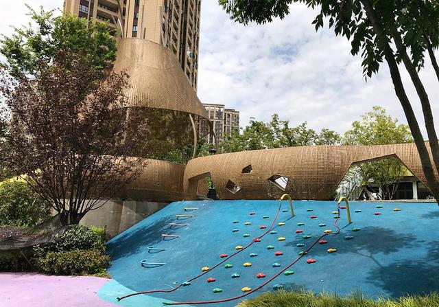 重庆周末新去处丨地铁站的艺术公园_石井坡