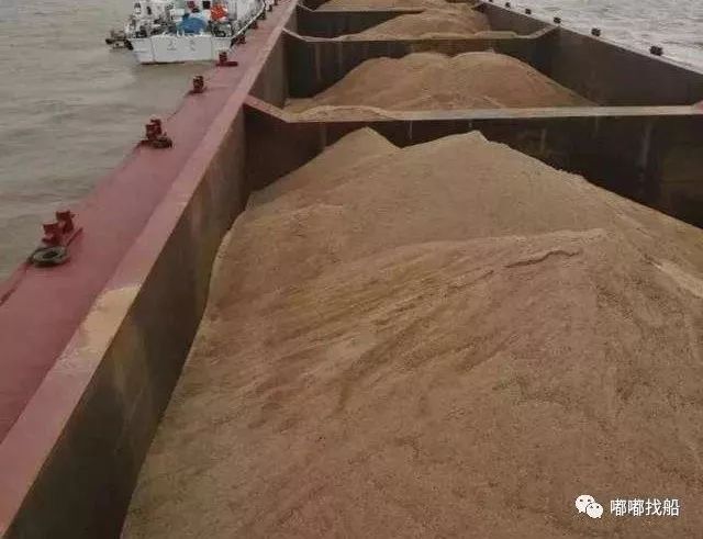 头条运砂船注意啦非法运砂最高罚款100万