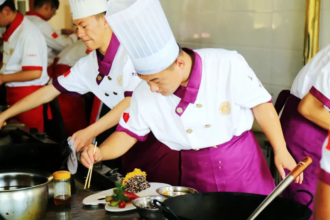 宁夏新东方创意凉菜大赛美食盛宴抵挡不住的诱惑