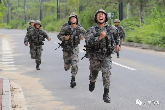 且沙沙子,四川布拖人,彝族,2010年12月入伍,现为73131部队76分队班长