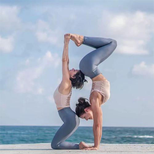 7种瑜伽骆驼式变体更有效打开胸腔和肩膀