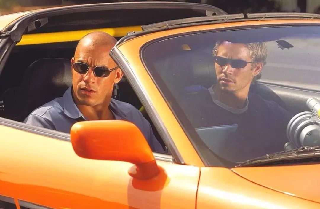 一件小事又让人怀念起他灿烂的笑容_保罗·沃克