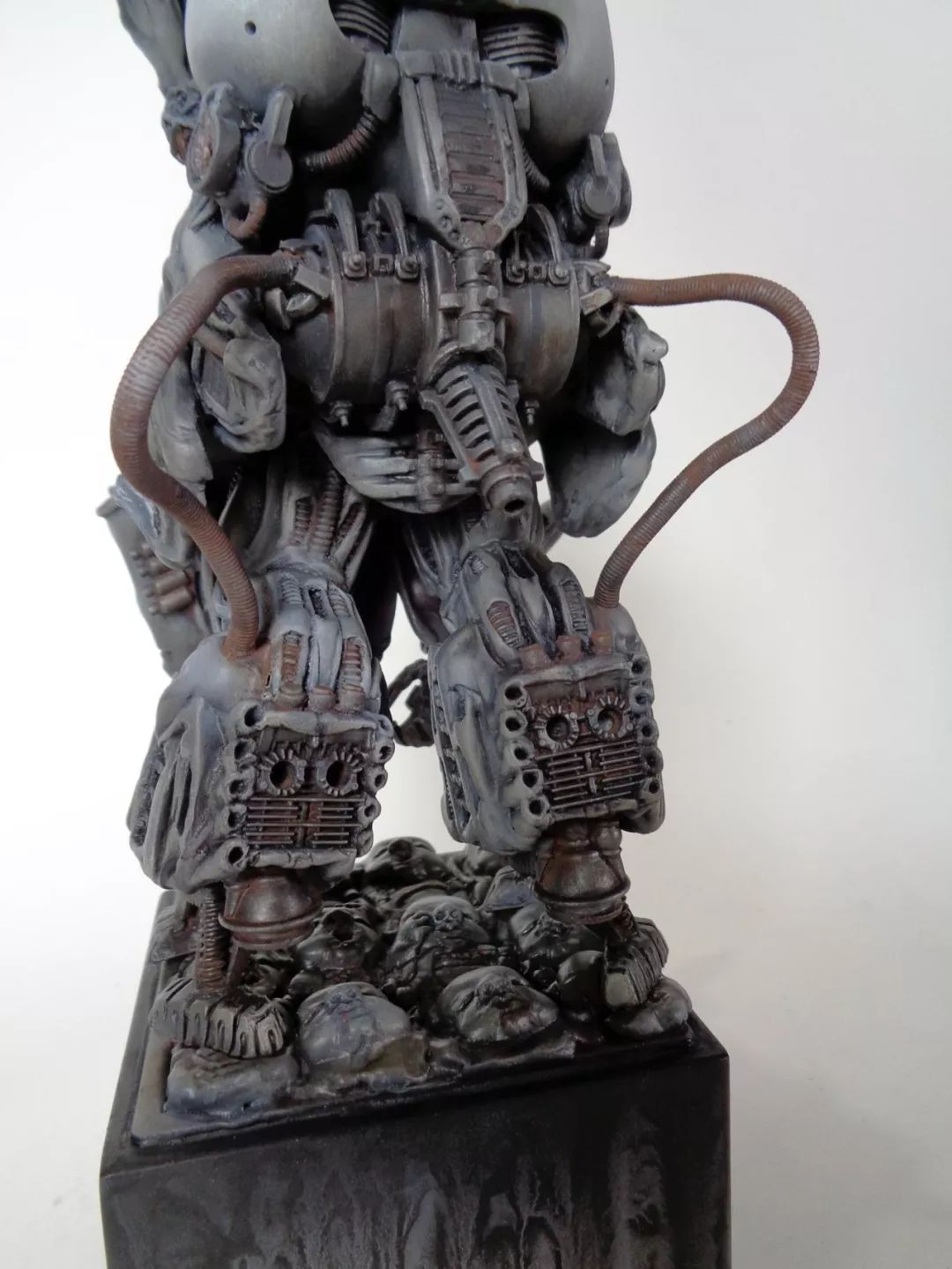 幸福的梦魇拥抱黑暗致敬异形之父hrgiger