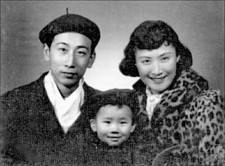 上左:白云;上右:俞振飞与冯喆下:言慧珠,薛浩伟和言清卿此时的慧珠