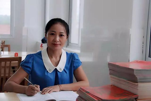 这位老师用温柔与坚持守护山村孩子的心田_陈芳利