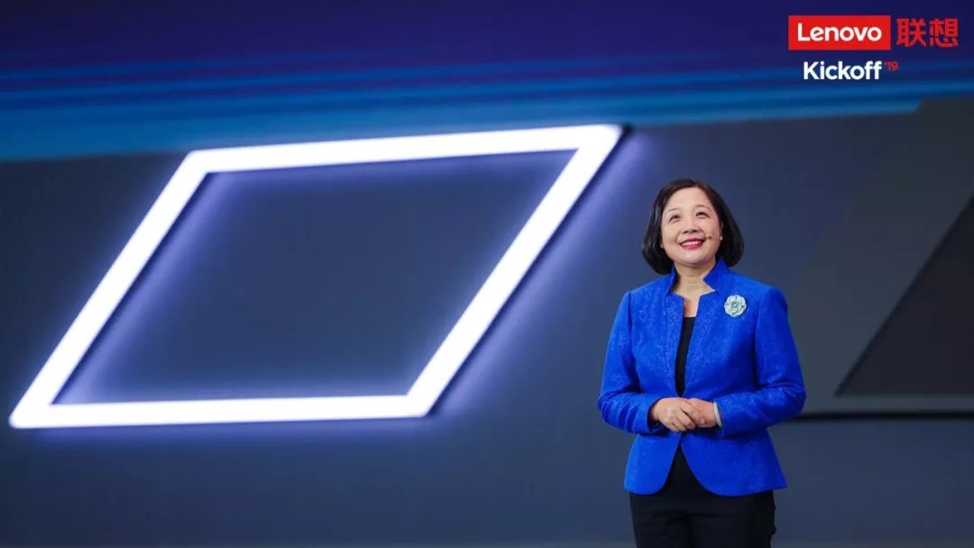 项目建设进度也很快,我估计……"一提到机器人,秦宝华又有些克制不住