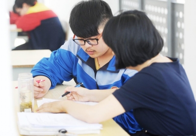 原创高中生当你学习上有问题的时候怎么办问老师还是直接搜答案