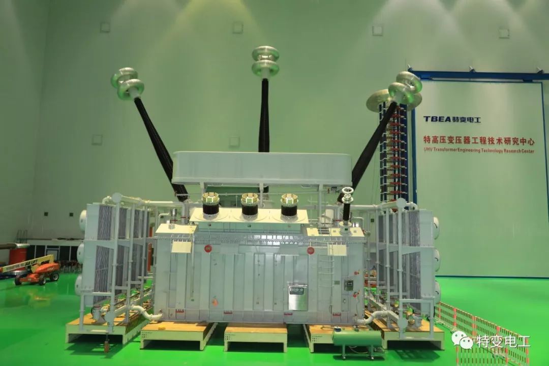 国内首台百万机组800kv三相共体变压器成功发运_特变电工