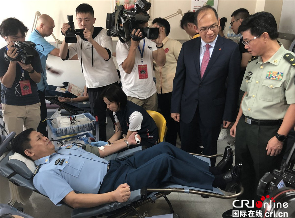 驻香港部队组织无偿献血活动22年累计献血370万毫升