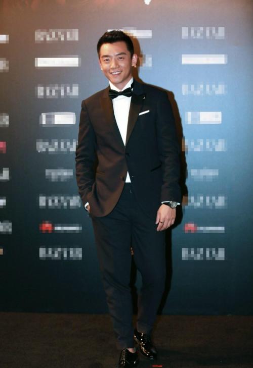 郑恺和苏炳添合影无意间暴露真实身高苏1米72郑恺并非1米78