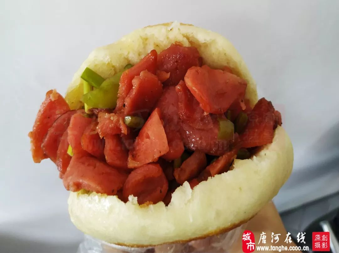 人造肉,豆芽,海带,鸡蛋,香肠等等 .