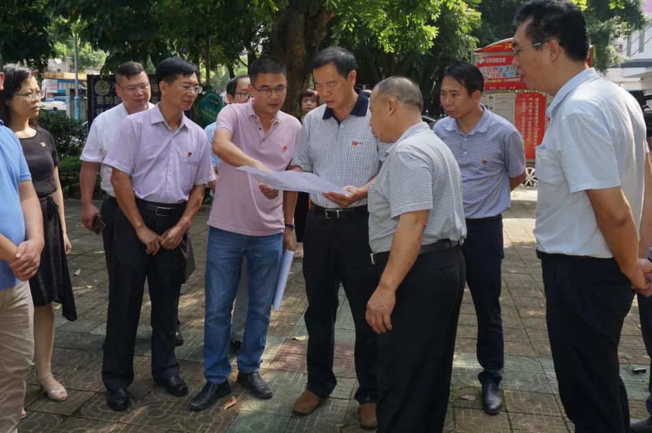 新时代文明实践活动开平市领导张星杰调研侨园社区网格长制工作