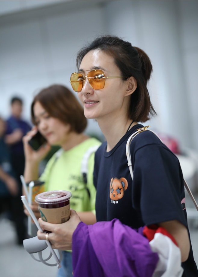 王丽坤素颜现身,扎起来的半长发公主,看起来娇俏可人!