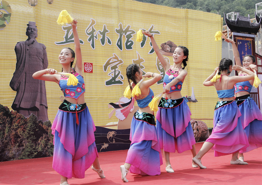视觉山西图片立秋拾珍宝丰里"文旅活动现场,临汾蒲剧团杨晓萍演唱蒲剧
