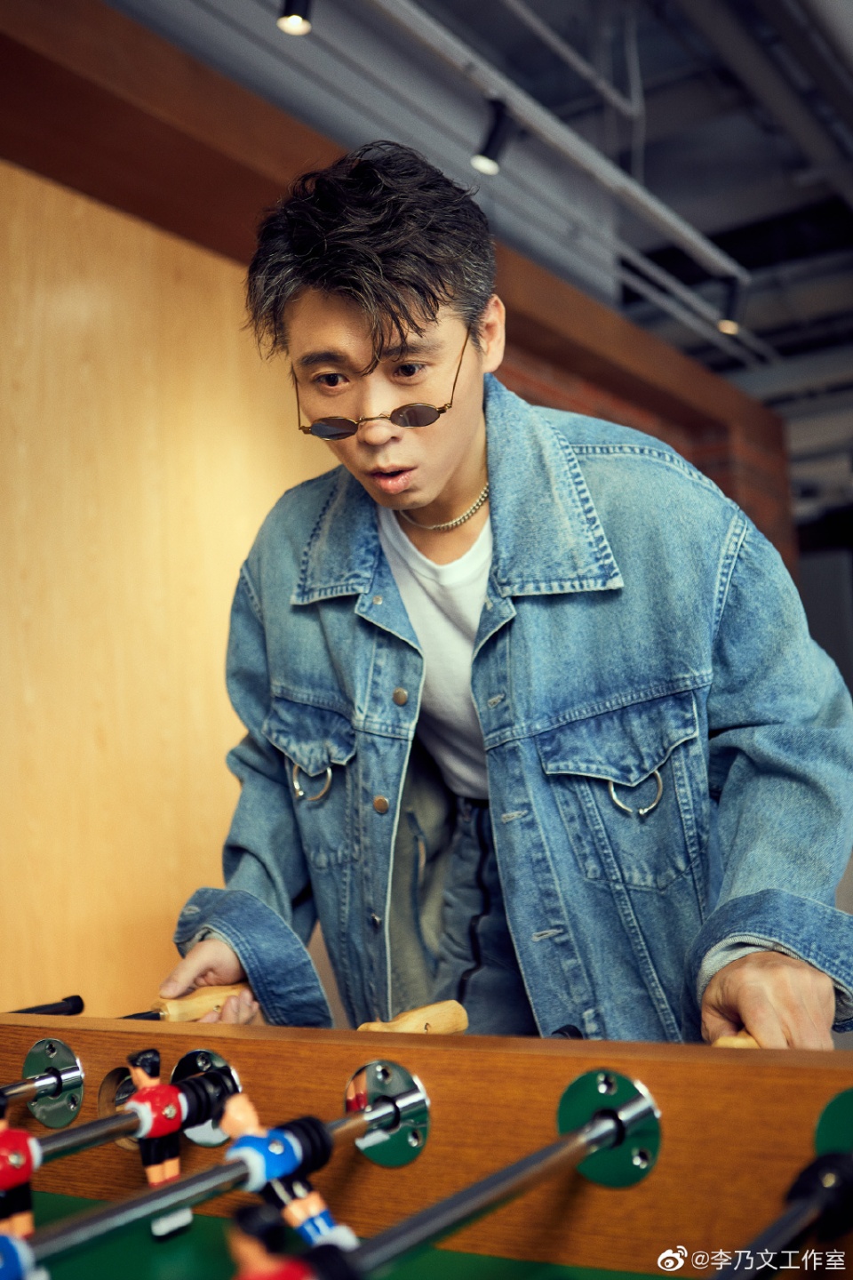 5月31日,参演的电视剧《无名卫士》在央视八套播出,在剧中饰演杨诚.