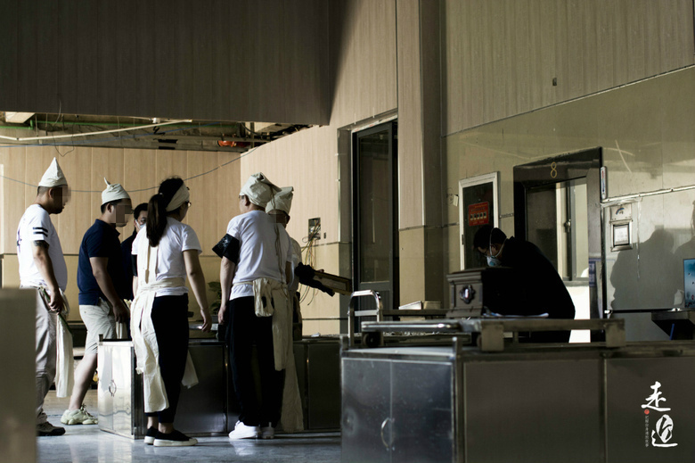 走近常州市殡仪馆火化工50下守候最后一站最怕白发人送黑发人