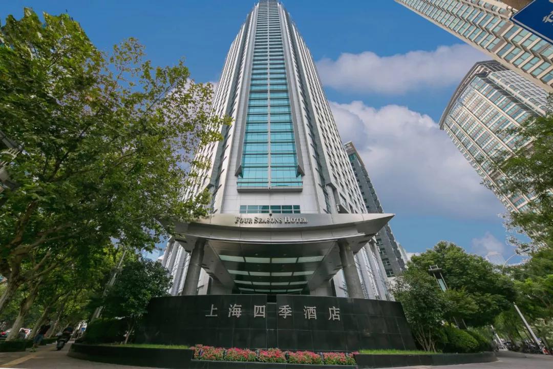 上海万达瑞华酒店坐落于上海外滩——中山东二路,有5家餐厅和酒吧,720